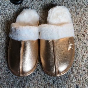 NEW! PINK Victoria’s Secret Sandals